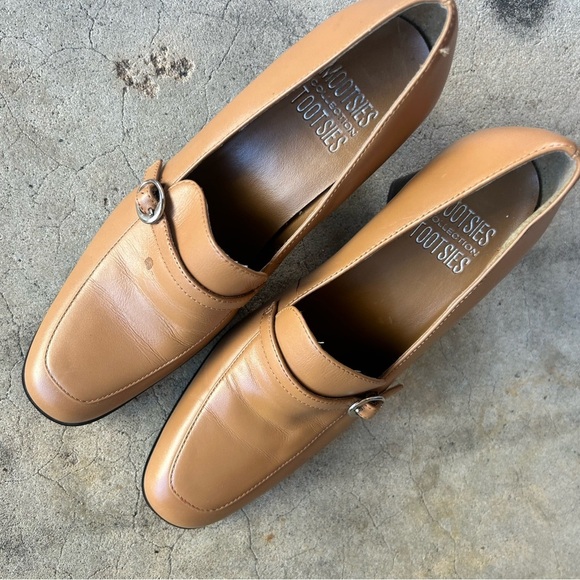 Mootsies Tootsies Tan Heels Elegant Design - Picture 6 of 6